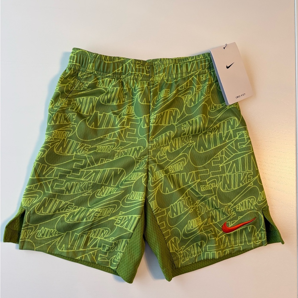 NWT Boys Sz 6 Nike Shorts